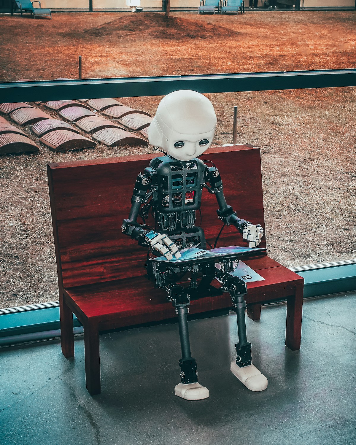 AI vs Human Graphic Designers | Why Falkirk Businesses Still Need Real Designers